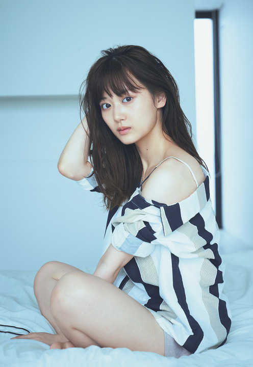 山下美月、乃木坂3期生エース山下美月、美肌が際立つヌーディーなキャミ姿でSEXYな色...-第1章-图片4