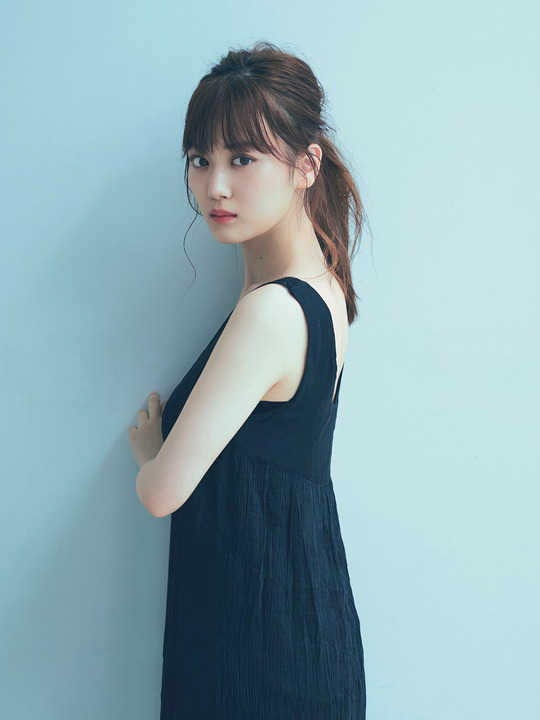 山下美月、乃木坂3期生エース山下美月、美肌が際立つヌーディーなキャミ姿でSEXYな色...-第1章-图片9