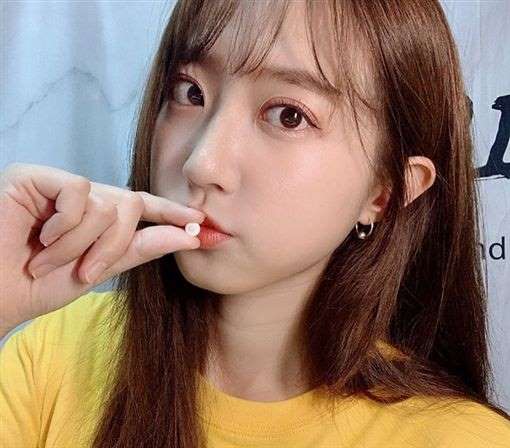 台灣美女洪詩-第1章-图片4