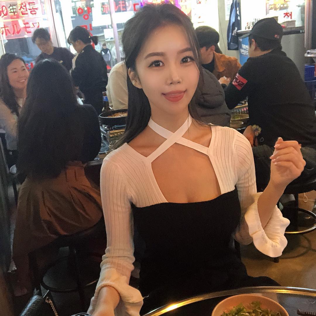 麻豆五官配上緊實木瓜奶 S級身形角度超邪惡-第1章-图片16