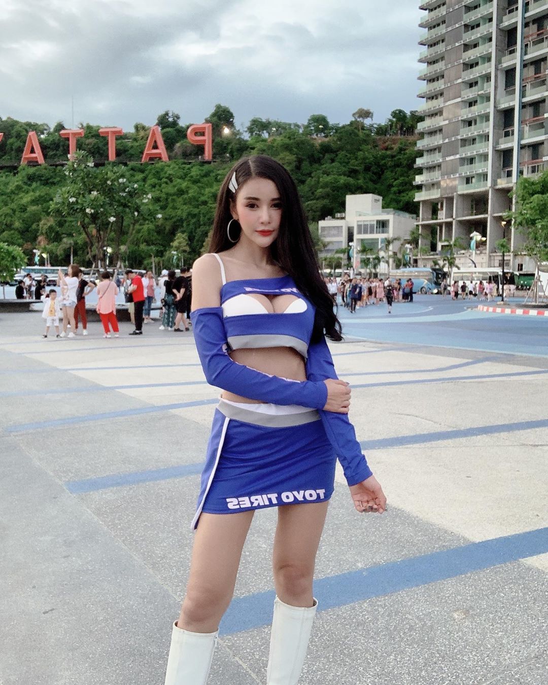 顏值高泰國大姊姊 魅惑姿勢直呼好性感