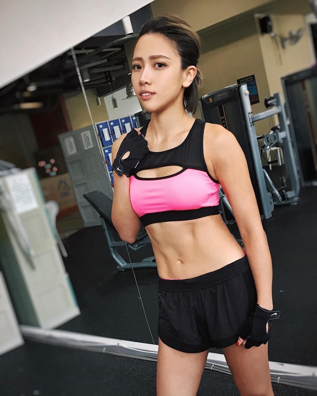 陳立泠 運動正妹深V一路開下去-第1章-图片9