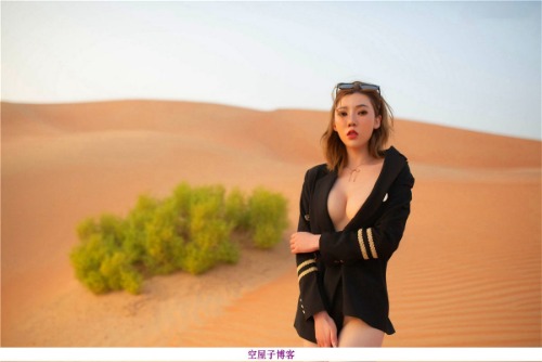 极品胴体女模沙漠主题-第1章-图片4
