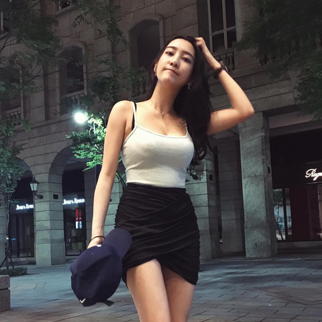 台灣氣質空姐鄭詩璇 笑容甜美又胸大腿長-第1章-图片7