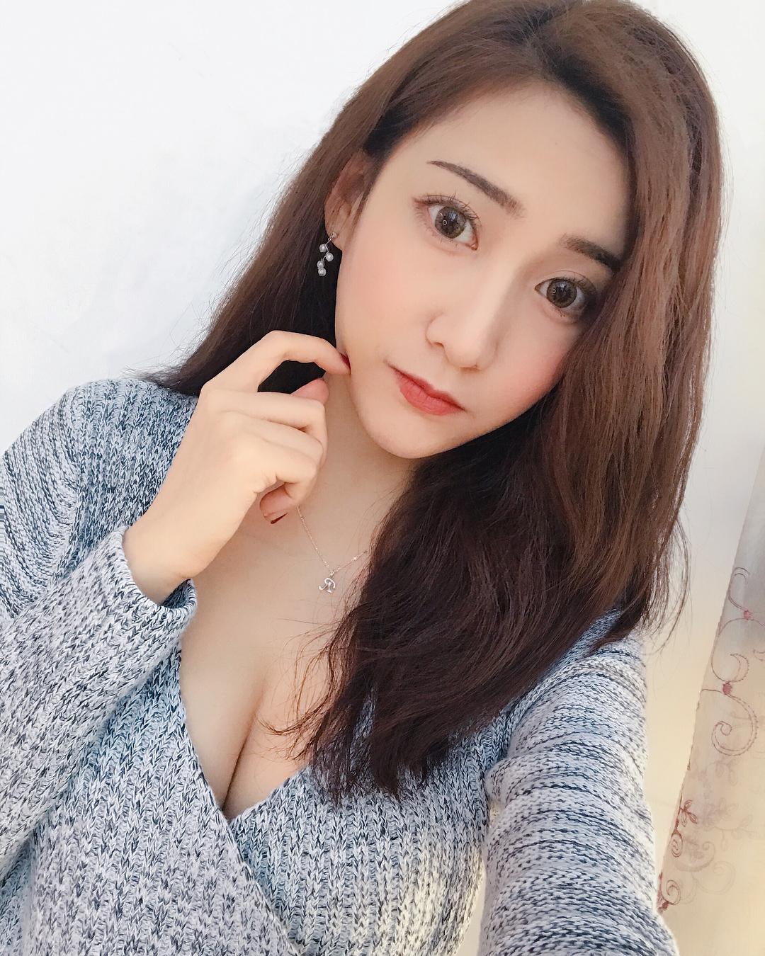 台灣氣質空姐鄭詩璇 笑容甜美又胸大腿長-第1章-图片32