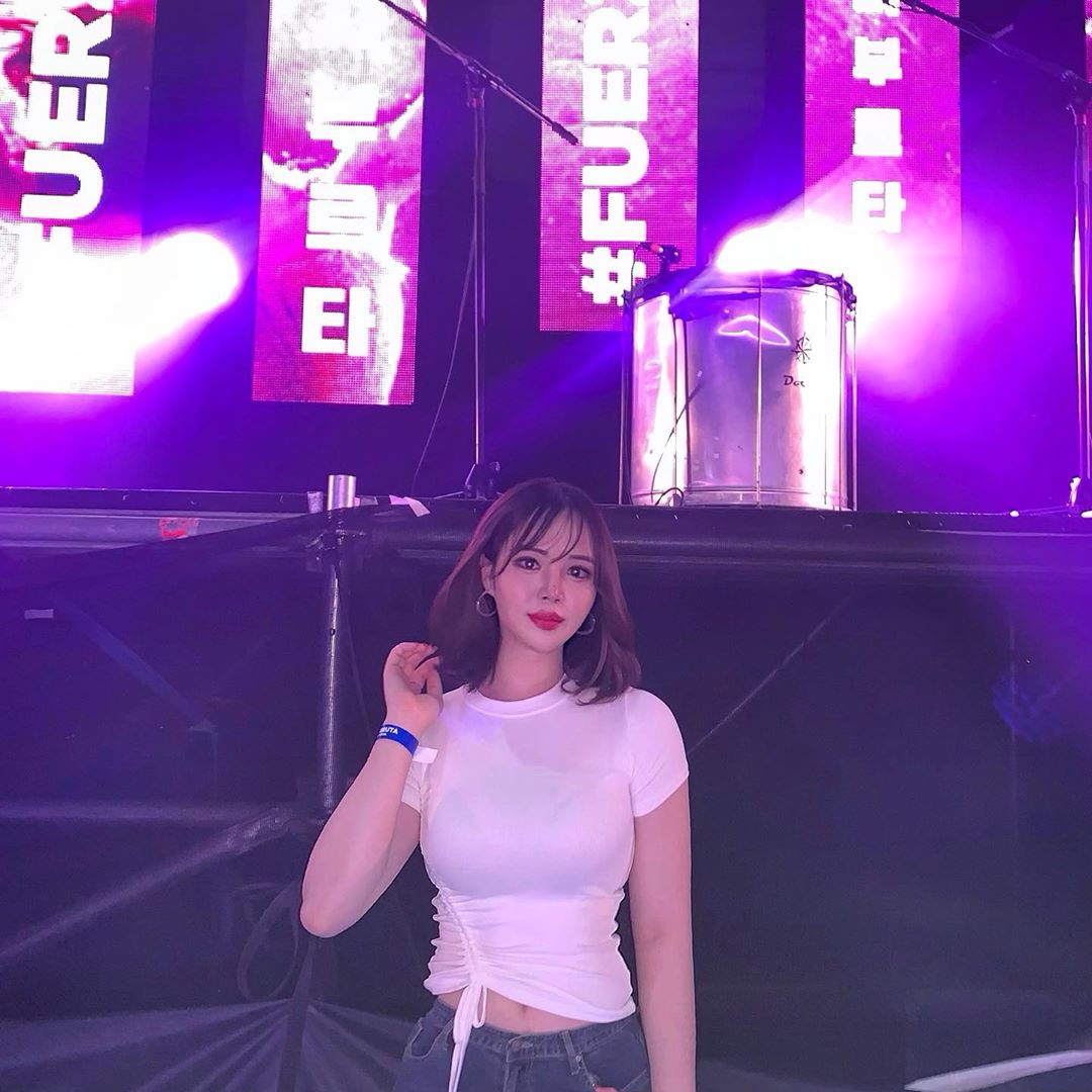 甜美外表私藏巨雪白奶 一手無法掌握太犯規-第1章-图片17