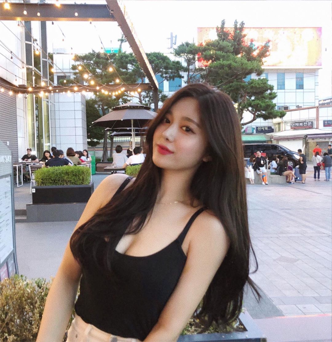 渾圓雪白美乳罩不住 顏值乳量成正比讓網友大推-第1章-图片18