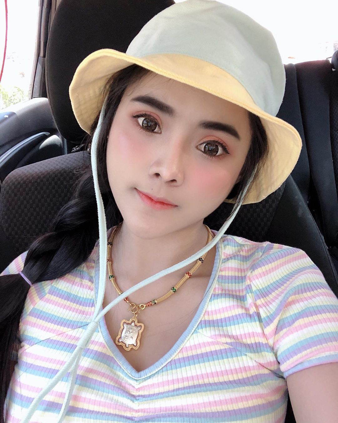 纖細美腿上藏「波濤大兇」 Y字乳溝光看就淪陷-第1章-图片1