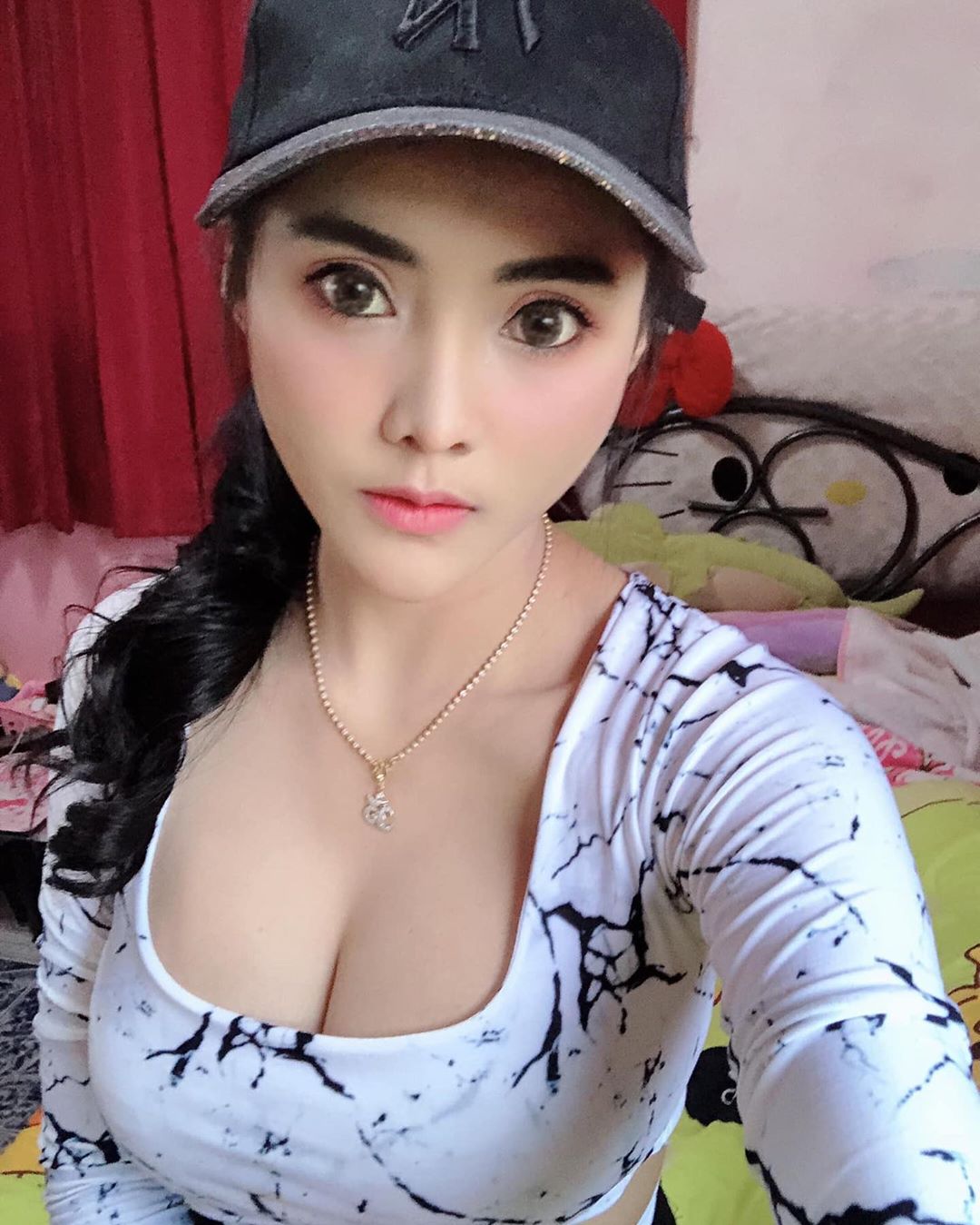 纖細美腿上藏「波濤大兇」 Y字乳溝光看就淪陷-第1章-图片9