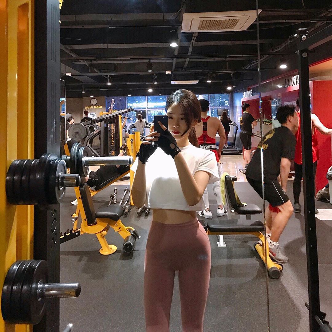 渾圓嫩乳超飽滿 撩人姿態讓大家戀愛感爆棚-第1章-图片13