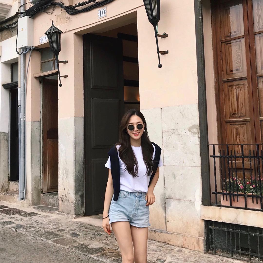 渾圓嫩乳超飽滿 撩人姿態讓大家戀愛感爆棚-第1章-图片18