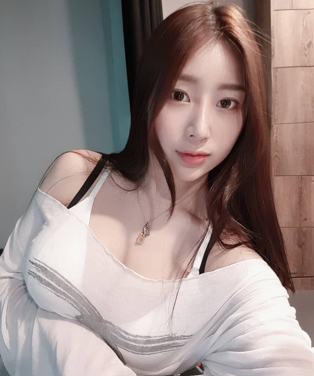 超狂水滴美乳不吝嗇展現 乳香四溢讓我眼神離不開-第1章-图片8