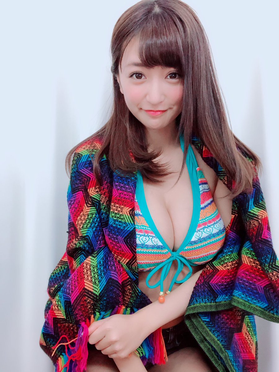 HOSHINO 雪乳大解放 網友看到激動:快受不了-第1章-图片7