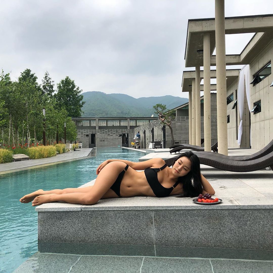 清純臉蛋甜美微笑超標 秀出完美身材全淪陷-第1章-图片16