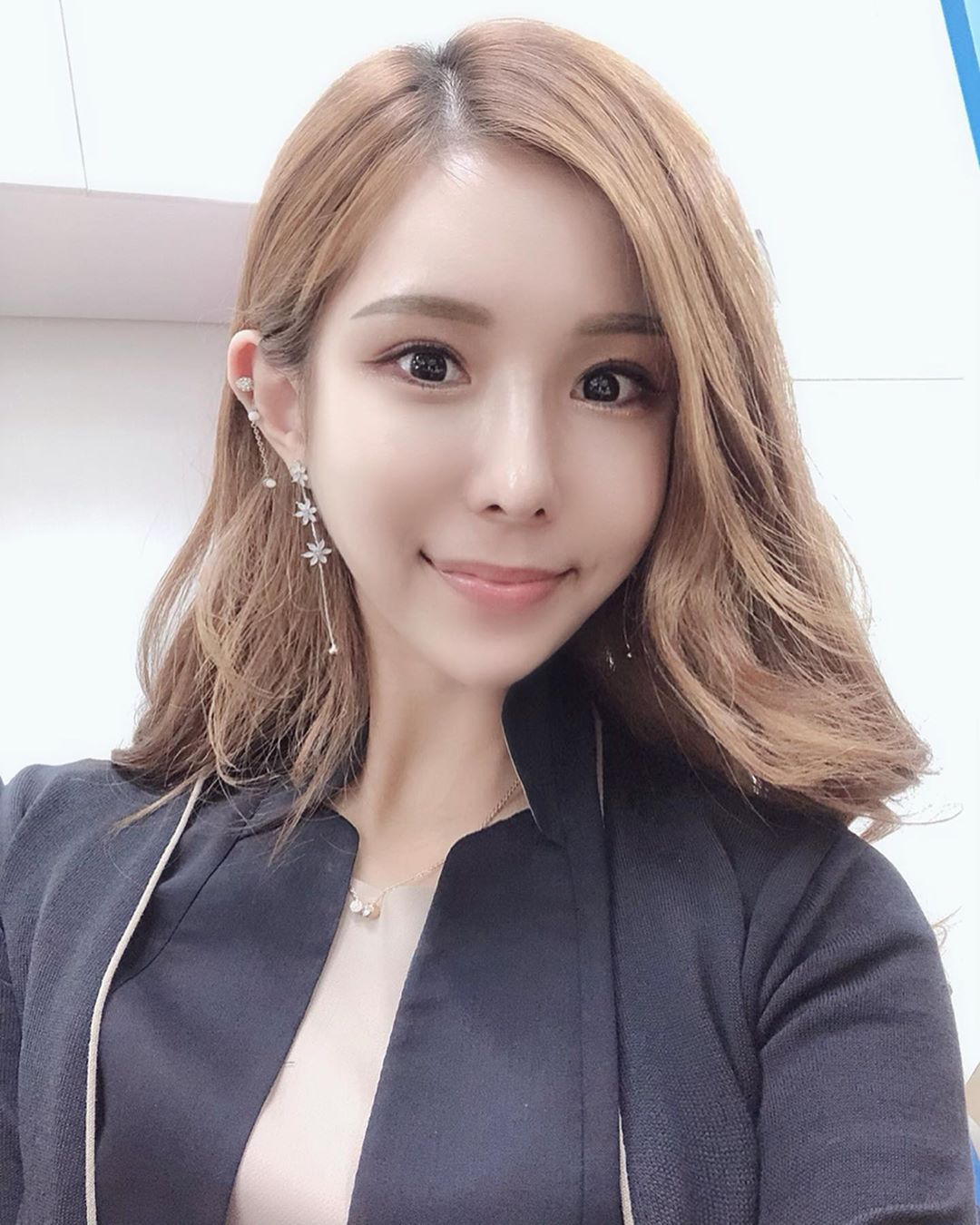 渾圓巨乳下的水蛇腰好明顯 黃金比例身材讓人戀愛-第1章-图片9