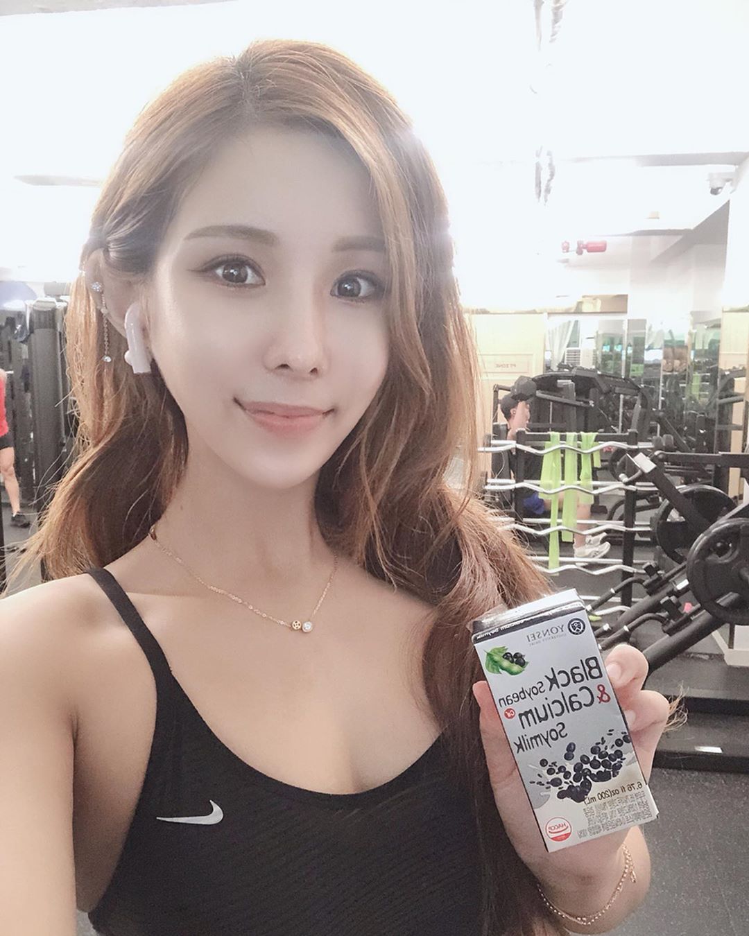 渾圓巨乳下的水蛇腰好明顯 黃金比例身材讓人戀愛-第1章-图片12