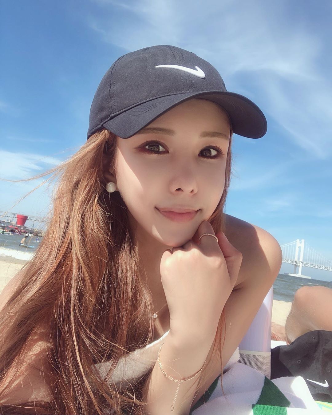 渾圓巨乳下的水蛇腰好明顯 黃金比例身材讓人戀愛-第1章-图片15