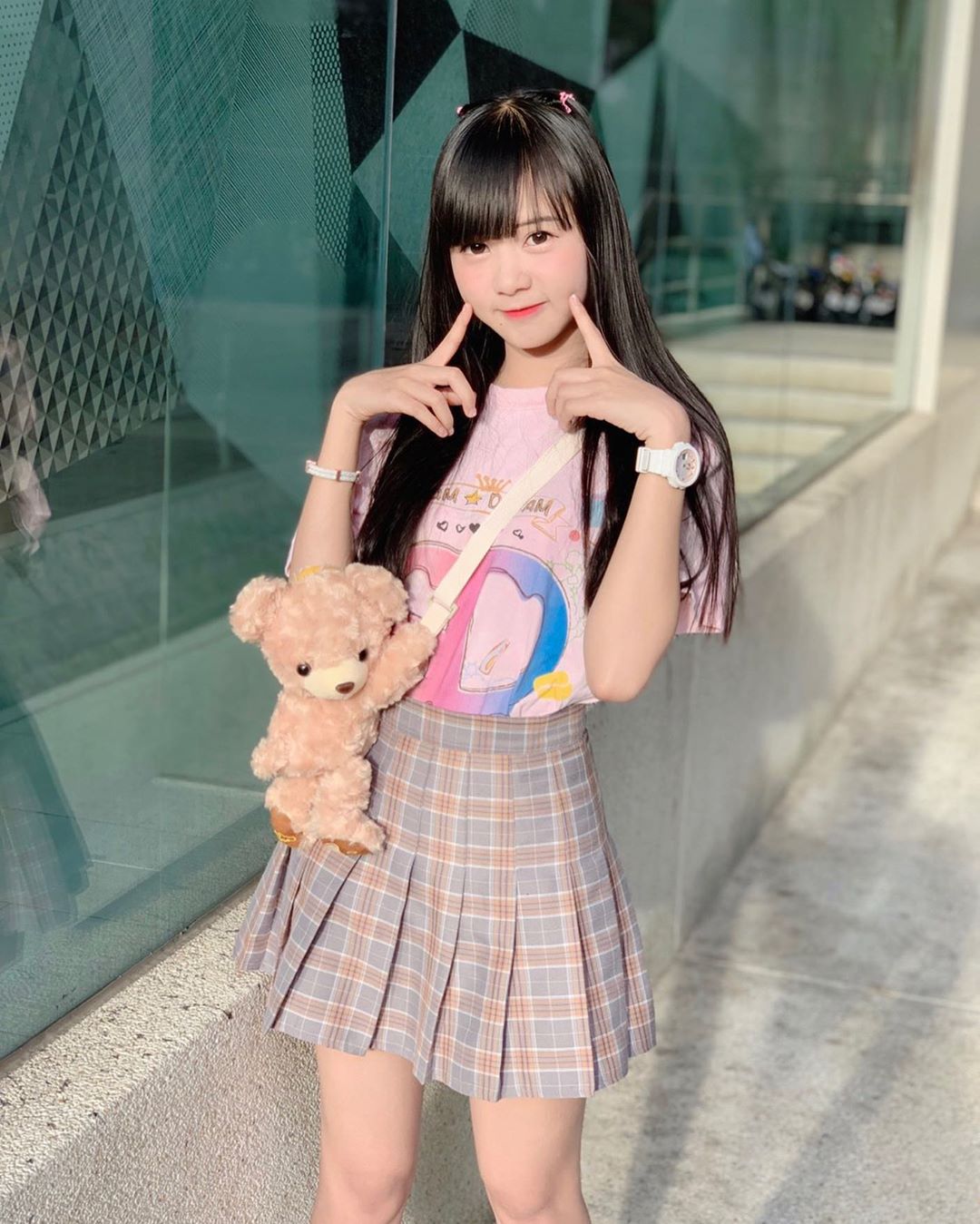 纖細蜜腿小隻馬 清新模樣讓網友好想疼愛她-第1章-图片1