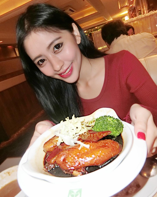 氣質系正妹 Angelaqiqi-第1章-图片8