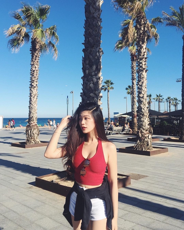 渾圓飽滿的氣質正妹 Chienwei Hah-第1章-图片11