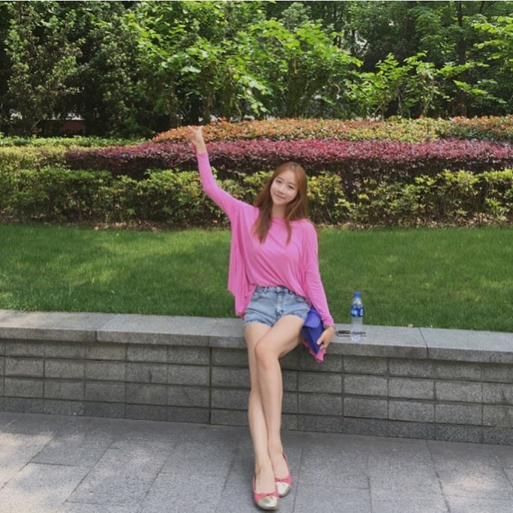 韓國性感車模 Ceunee-第1章-图片2