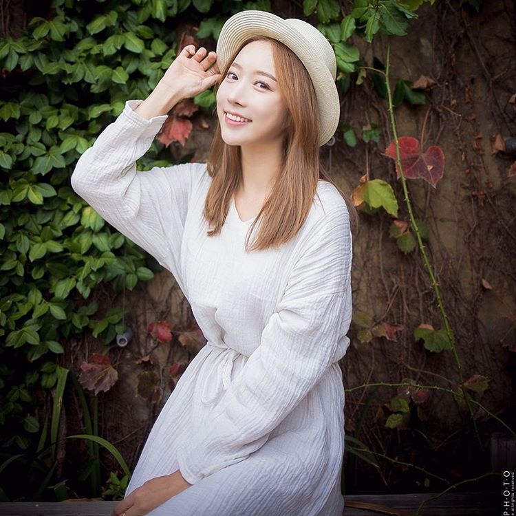 韓國性感車模 Ceunee-第1章-图片8