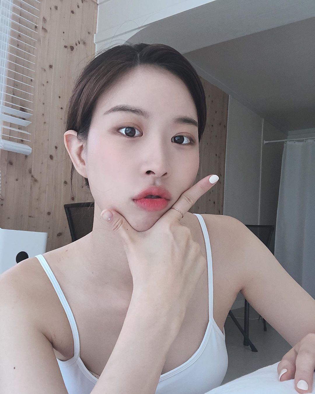 成熟長髮泡菜御姊 超巨深邃美乳能看一整天-第1章-图片18