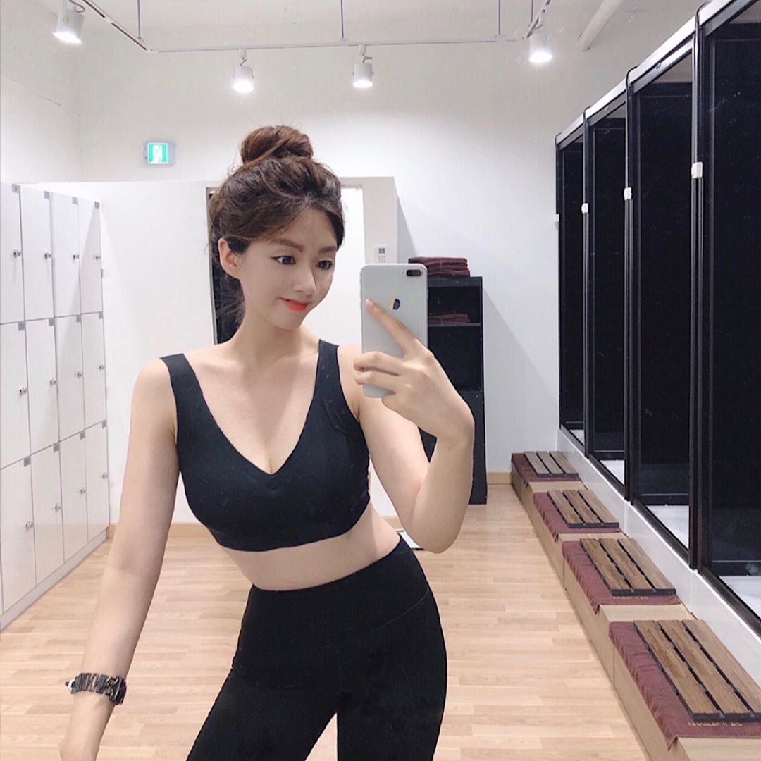 奶腰顏值好完美 吹彈可破雙峰果然極品-第1章-图片17