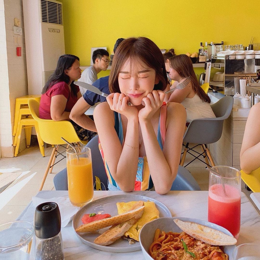 美顏巨乳妹 堅挺胸形氣質滿分把持不住-第1章-图片10