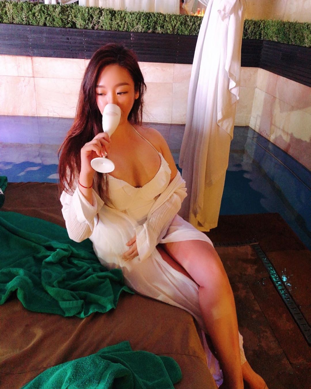 白嫩木瓜奶有夠亮 腰束奶澎魅惑顏值太犯規-第1章-图片11