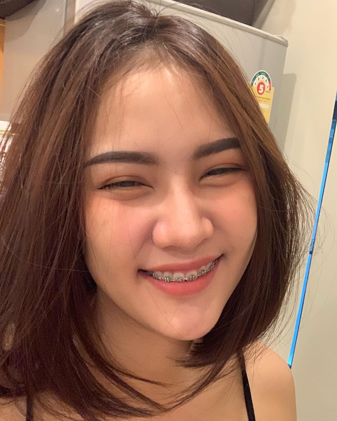 纖細身材微露巨乳 衣服遮不住呼之欲出太過分-第1章-图片4
