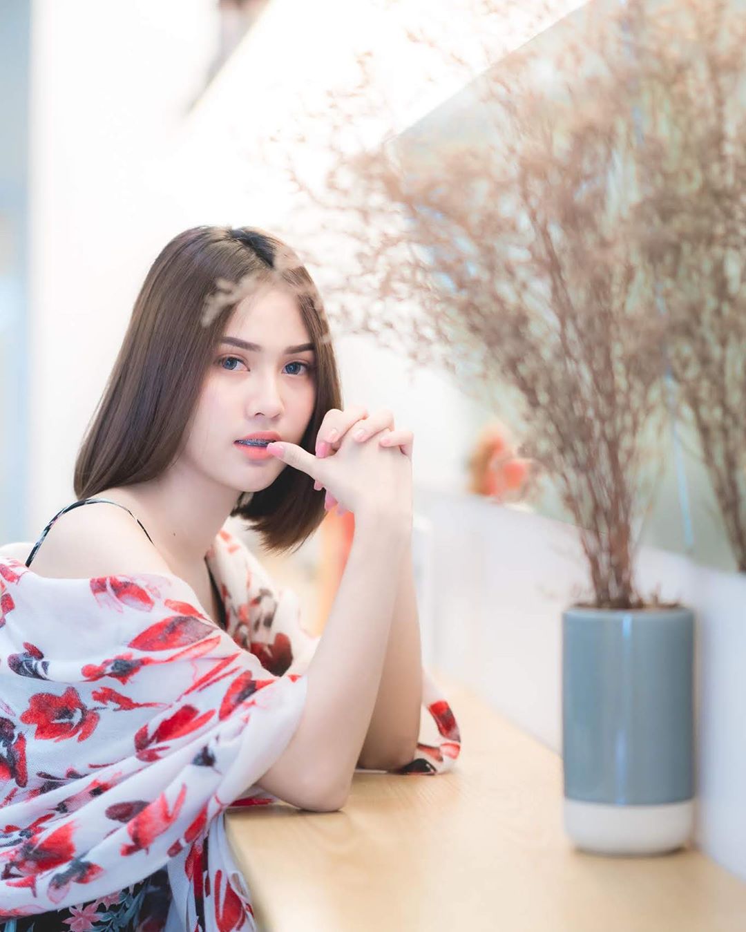 纖細身材微露巨乳 衣服遮不住呼之欲出太過分-第1章-图片7