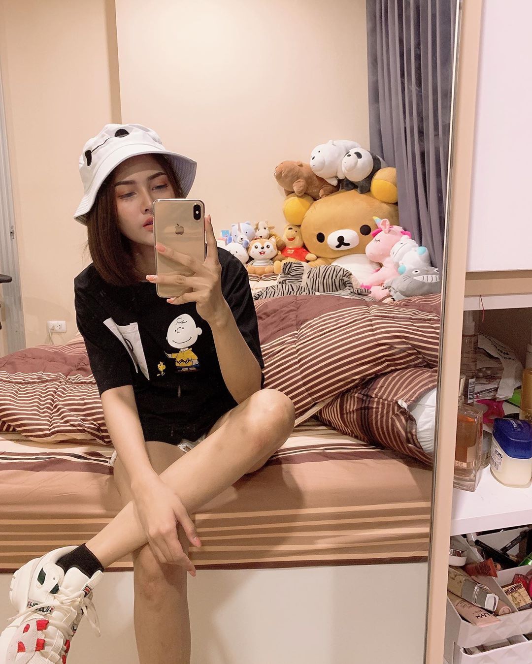 纖細身材微露巨乳 衣服遮不住呼之欲出太過分-第1章-图片9