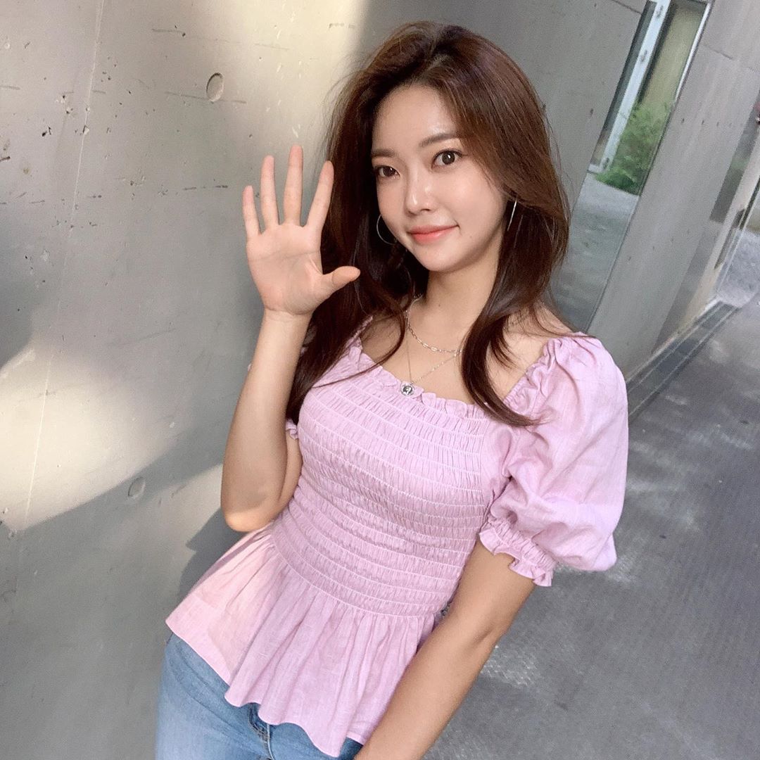 清新甜美女立體五官 露出身材姣好秒墜愛河-第1章-图片10