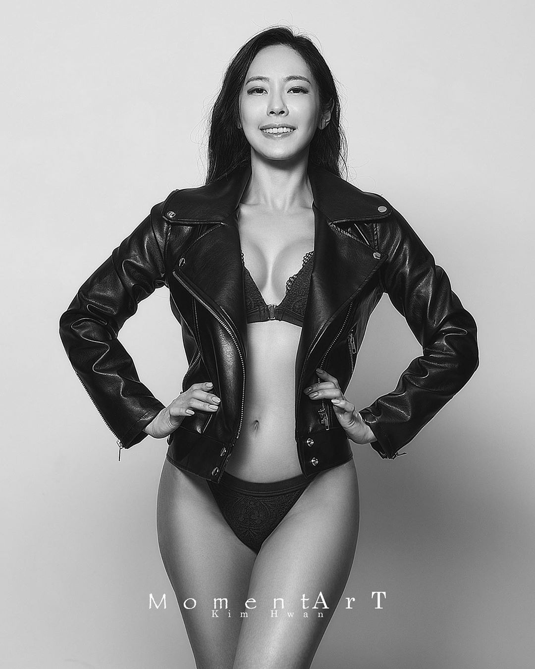 八字豪乳全溢出 人間胸器超誘人咬一口-第1章-图片6