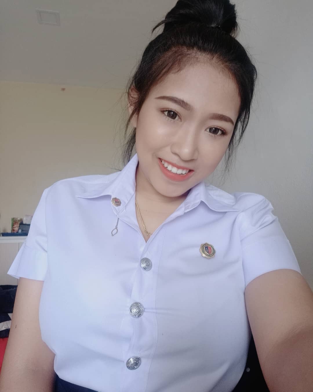 露出渾圓北半球 超深乳溝傾國傾城迷倒所有人-第1章-图片16