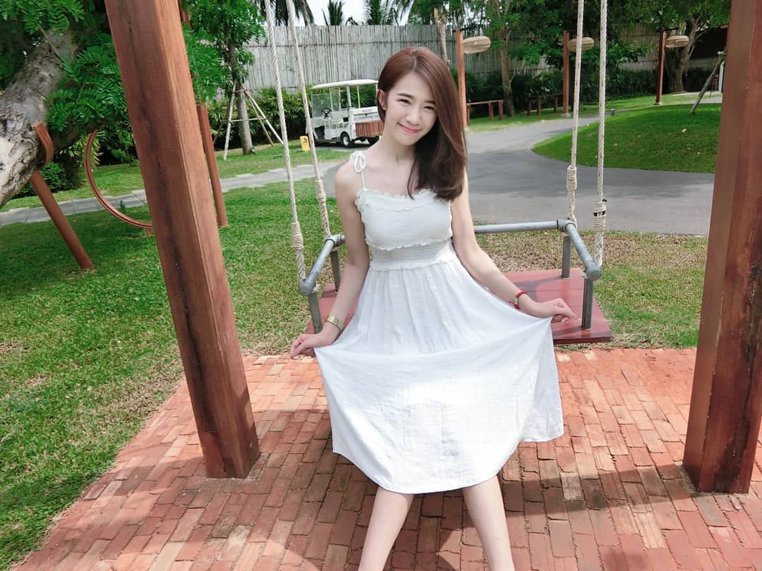 長髮辣腿惹人愛 白嫩美肌下藏雪球乳太犯規-第1章-图片9