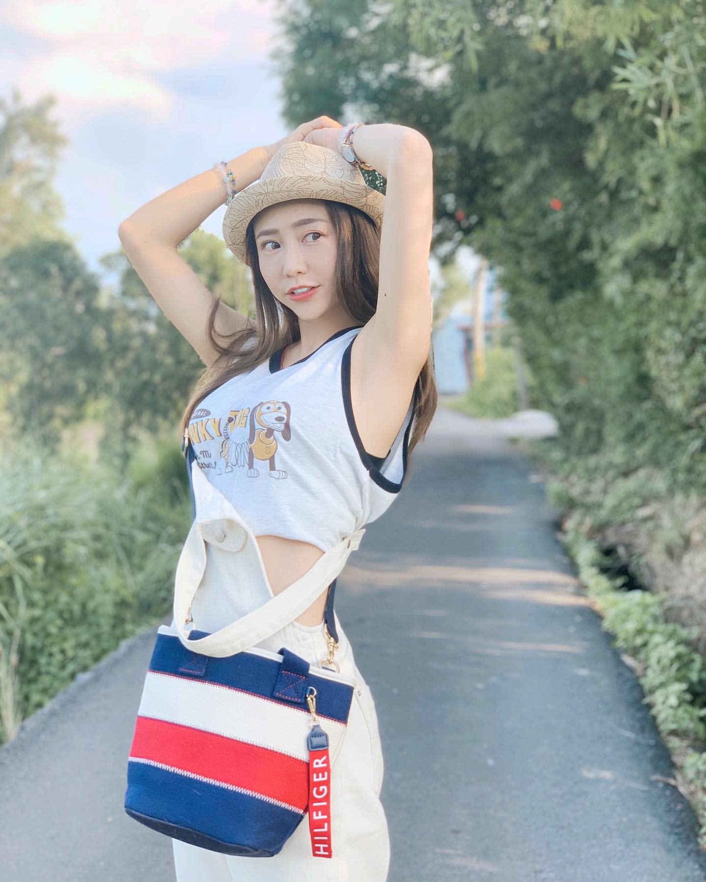 氣質女神董梓甯水汪汪大眼魅惑人心不罷休-第1章-图片10