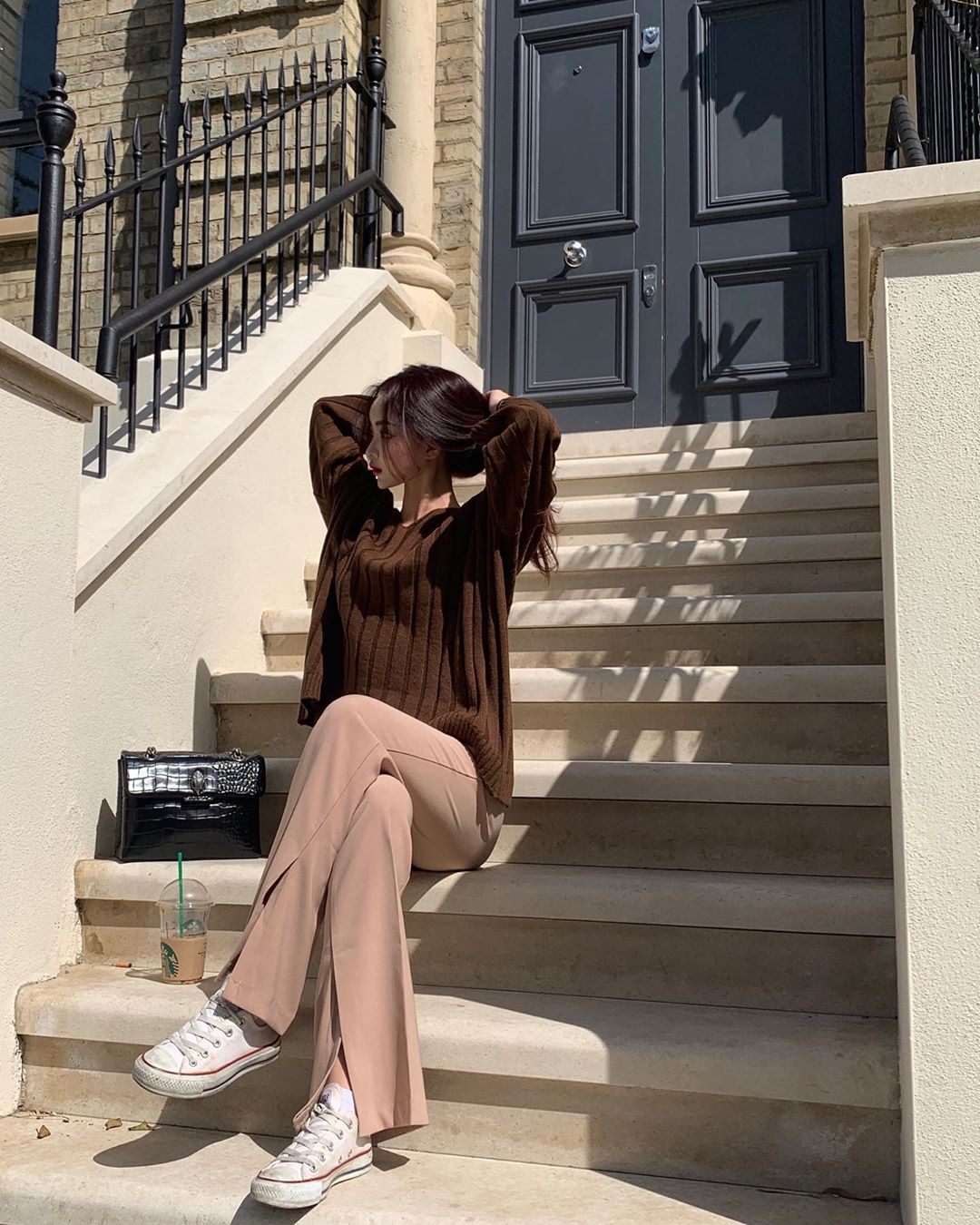 逆天蜜腿超愛炫 超殺電眼讓人移不開視線-第1章-图片2