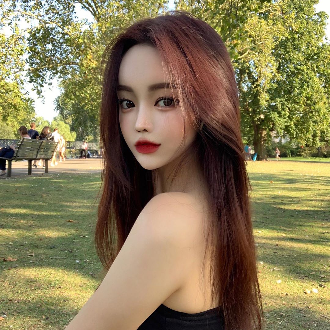 逆天蜜腿超愛炫 超殺電眼讓人移不開視線-第1章-图片4