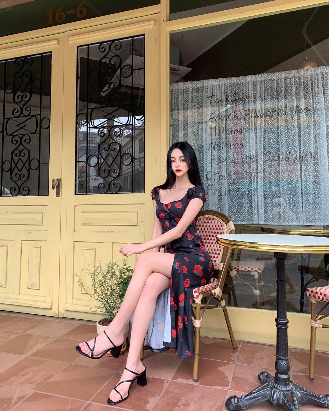 逆天蜜腿超愛炫 超殺電眼讓人移不開視線-第1章-图片19