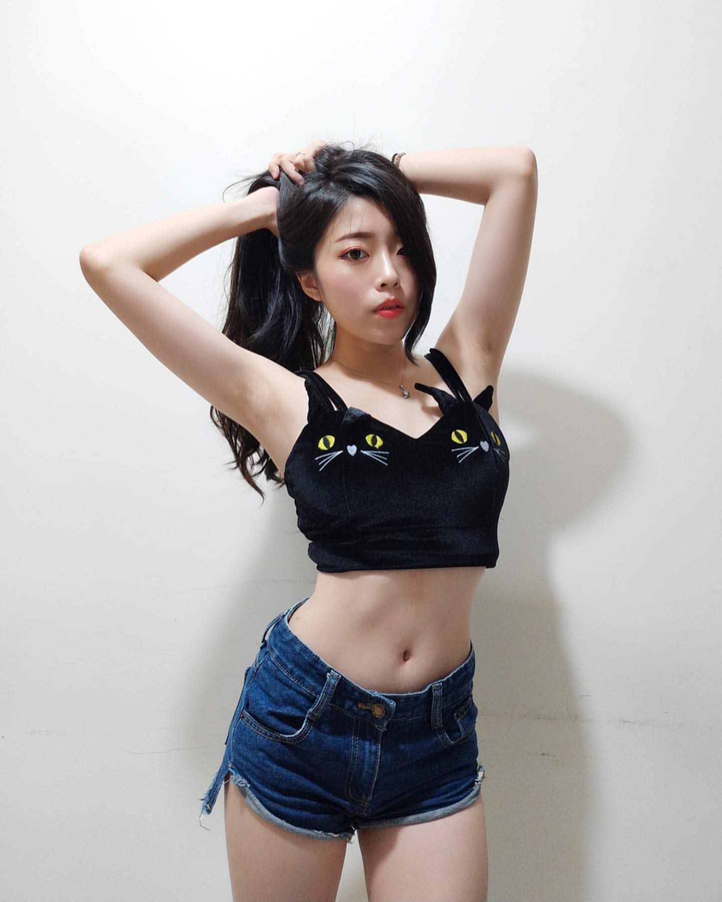 IG only turned adult release photo of two snow-white big milk super-promised body Yoon Yoon Min-第1章-图片4