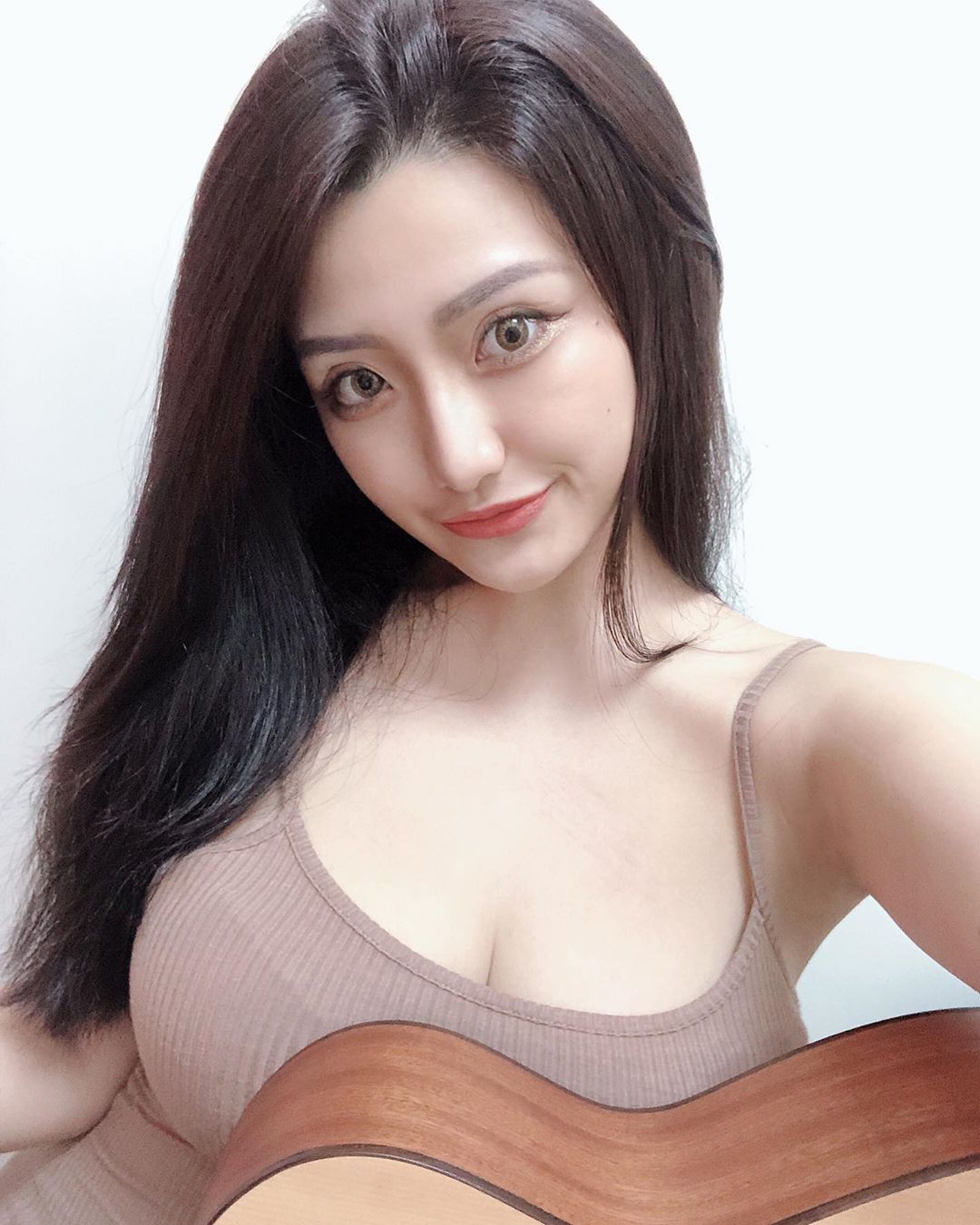 極品巨乳妹 身材和顏值都是SS 看著精神都來了 Gina-第1章-图片1