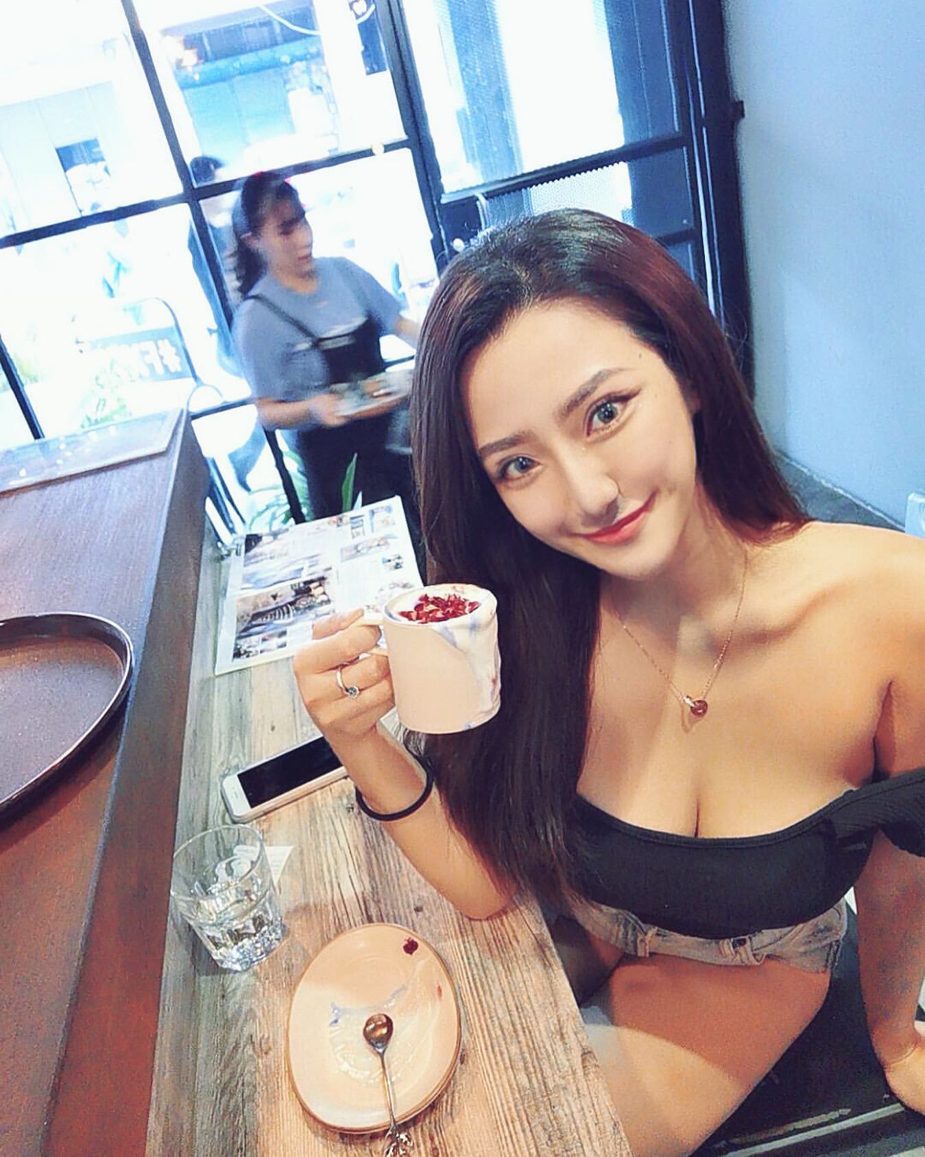 極品巨乳妹 身材和顏值都是SS 看著精神都來了 Gina-第1章-图片5