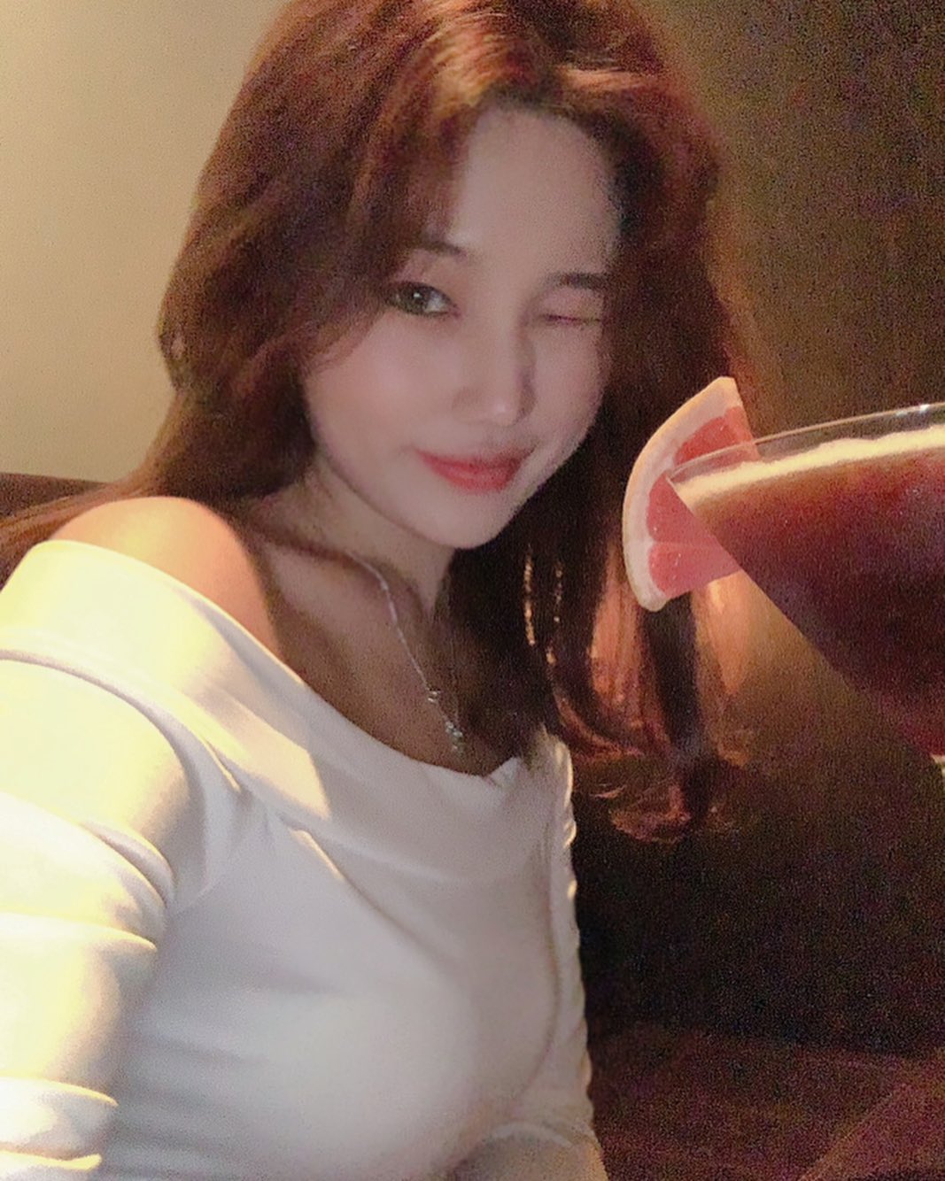 兩球白嫩雙峰挺立 火辣螞蟻腰讓網友把持不住了-第1章-图片3