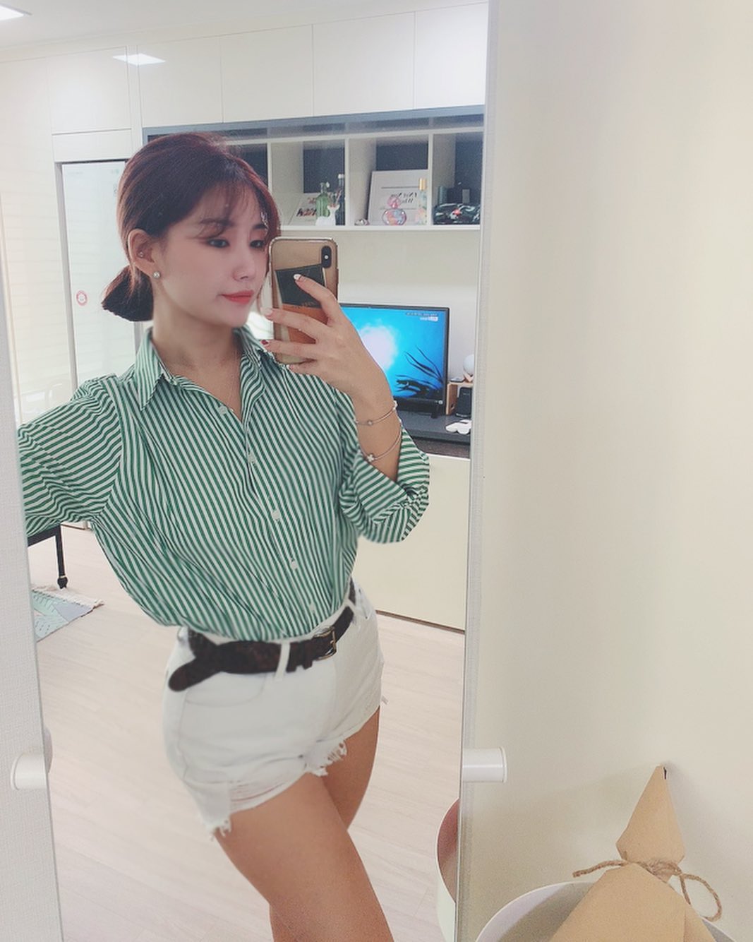 兩球白嫩雙峰挺立 火辣螞蟻腰讓網友把持不住了-第1章-图片13