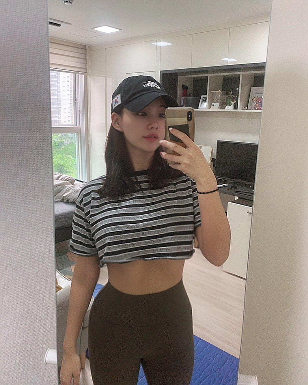 兩球白嫩雙峰挺立 火辣螞蟻腰讓網友把持不住了-第1章-图片16