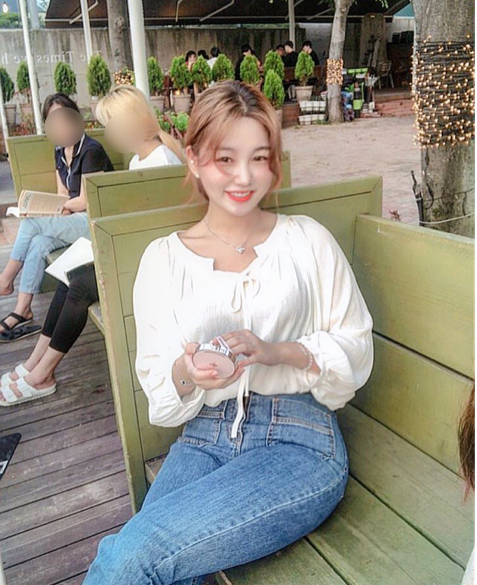 兩球白嫩雙峰挺立 火辣螞蟻腰讓網友把持不住了-第1章-图片19