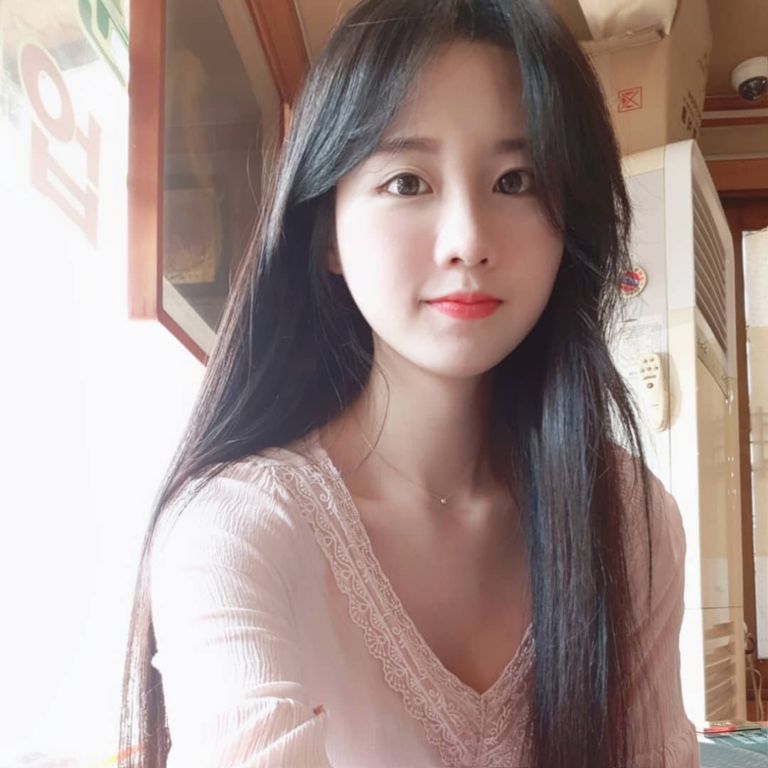 樸素臉蛋卻有天使般笑容 私藏隱乳看一眼永生難忘-第1章-图片5