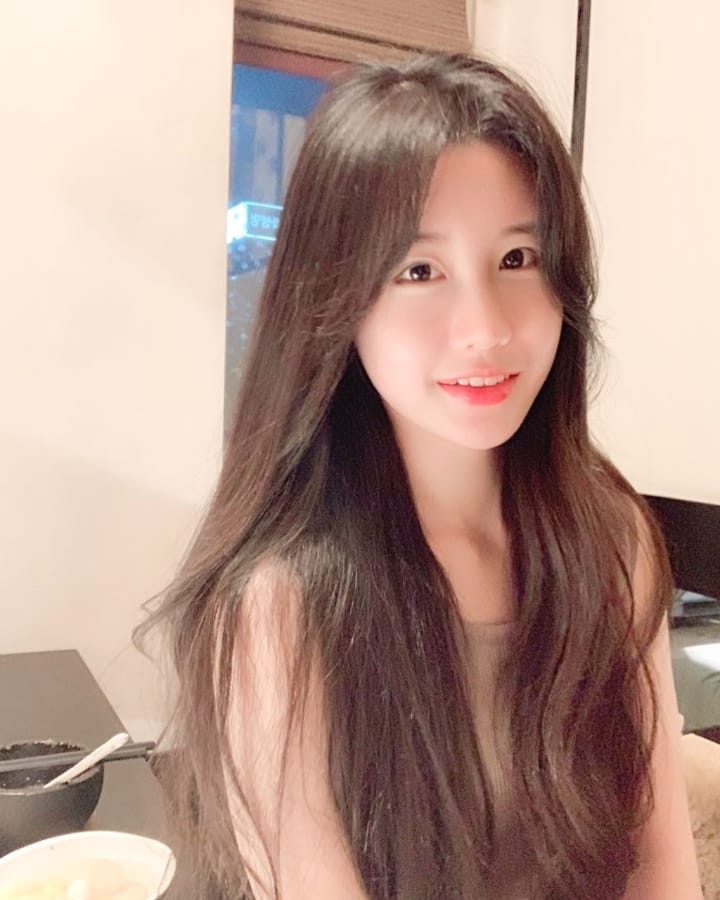 樸素臉蛋卻有天使般笑容 私藏隱乳看一眼永生難忘-第1章-图片8